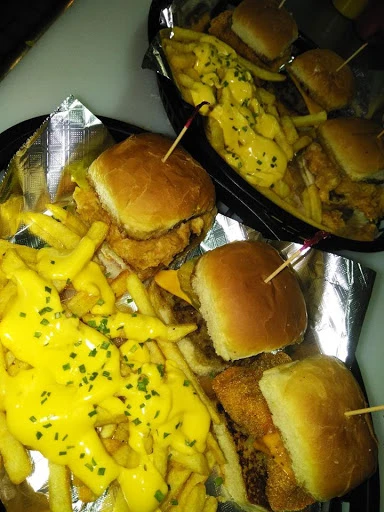 Holeshotz Bar & Grill photo 3