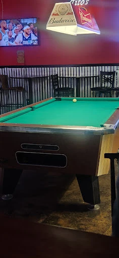 Holeshotz Bar & Grill photo 6